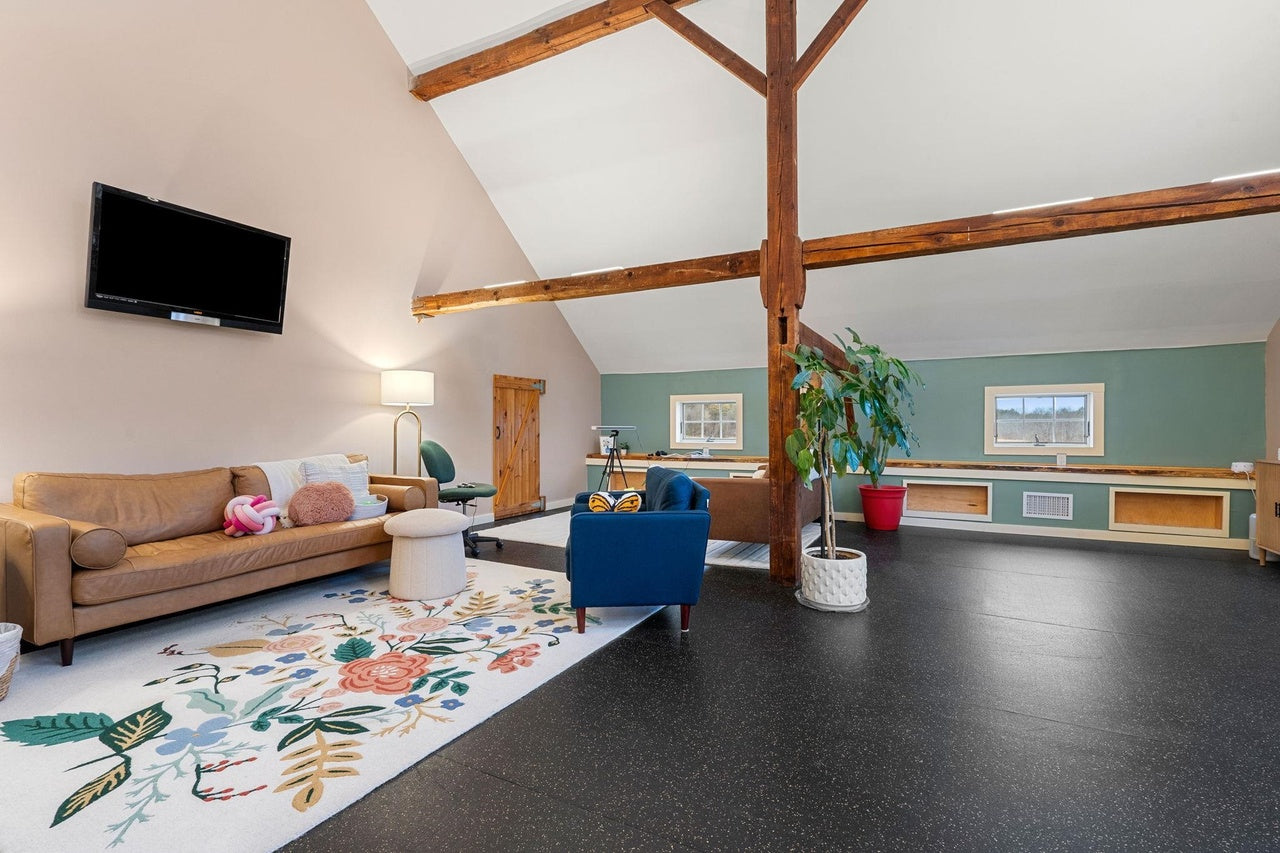 LF Studio Suite - Over 800 Square Feet, Private Entry [LEASED! *Contact Us for Waitlist Options]