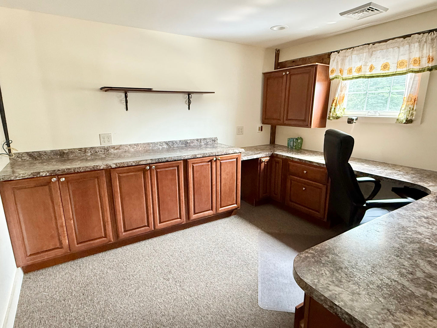LF8 - 105 Square Feet